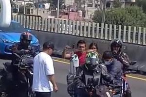 Motociclista salva a bebé con oxígeno atrapada en un bloqueo en la México-Pachuca
