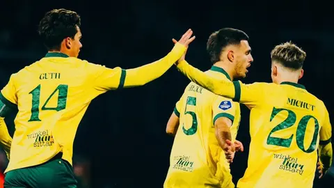 ¡Increíble! 12 jugadores en campo marcan gol en la Eredivisie