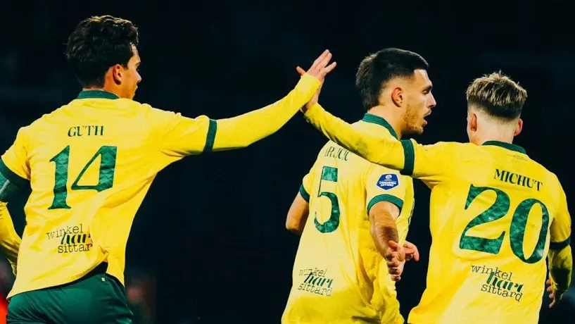 ¡Increíble! 12 jugadores en campo marcan gol en la Eredivisie
