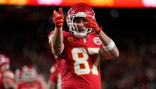 Oficial: Travis Kelce vuelve con Kansas City Chiefs para su temporada número 14 en la NFL