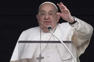 Papa Francisco califica como una “vergüenza” planes de deportación de Trump