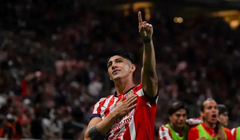 Alan Pulido con Chivas | IMAGO7