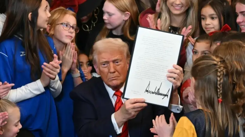 Donald Trump firma orden para prohibir a los atletas transgénero participar en deportes femeninos