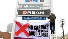 Profeco coloca lonas en gasolinas advirtiendo sus incremento de precios