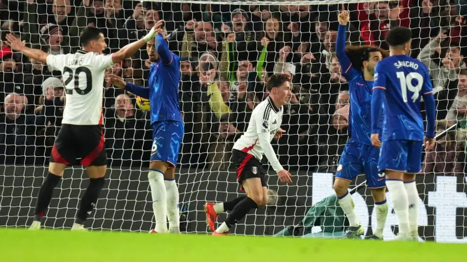 ¡Sorpresa en Boxing Day! Fulham de Raúl Jiménez remonta y vence a Chelsea en Stamford Bridge
