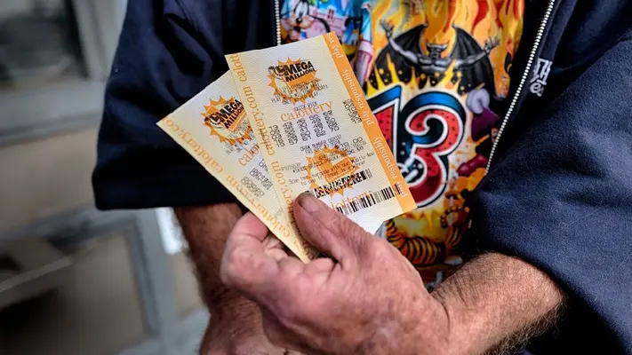 ¡Y no es broma! Ganador de lotería se lleva mil 220 millones de dólares