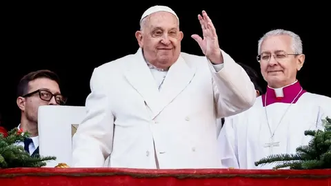 Papa Francisco da mensaje de Navidad: “Hay que silenciar los sonidos de las armas”