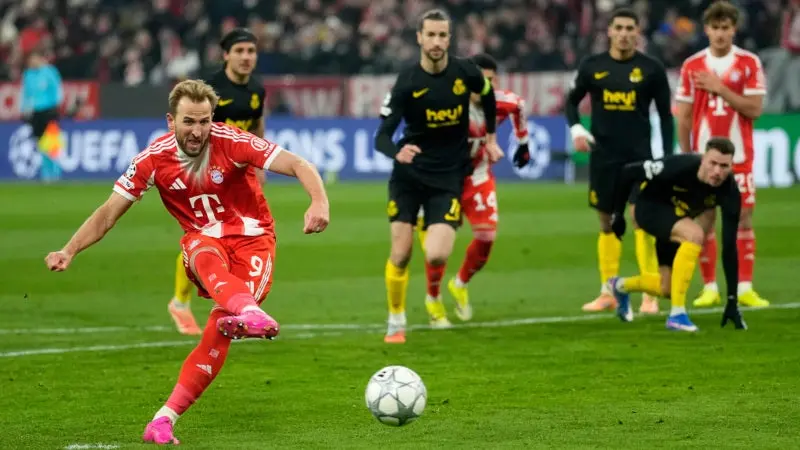 Harry Kane marca de penal | AP