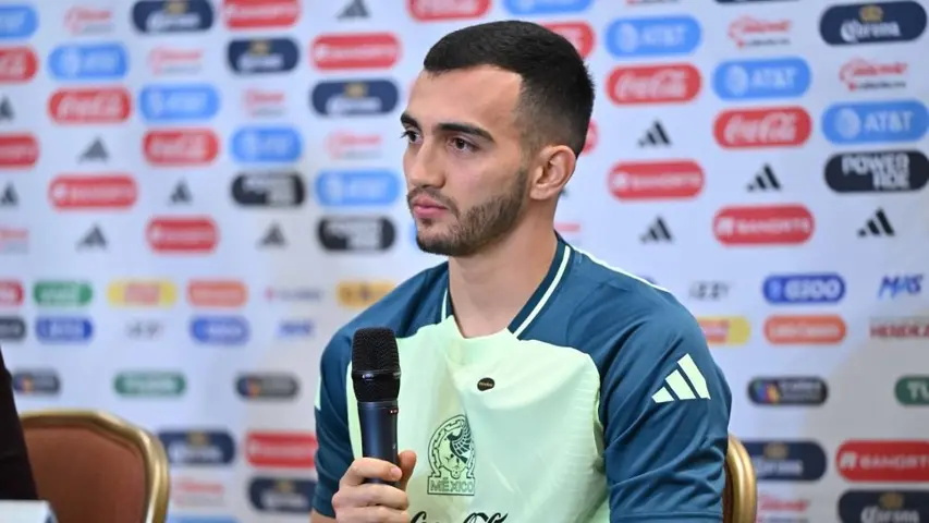 Luis Chávez con la Selección Mexicana, previo a su lesión | IMAGO 7