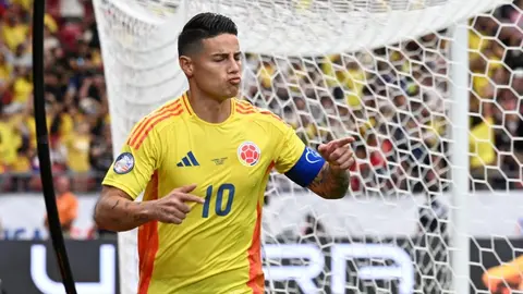 ¡Llegó James Rodríguez a León! El futbolista colombiano aterrizó en Guanajuato