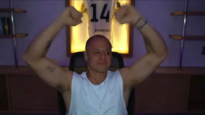 Werevertumorro 'defiende' a Chicharito tras críticas por llorar en Final de Kings League