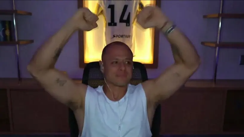 “Pregúntale a tu mamá” :Chicharito Hernández responde a usuario que le hizo pregunta incómoda