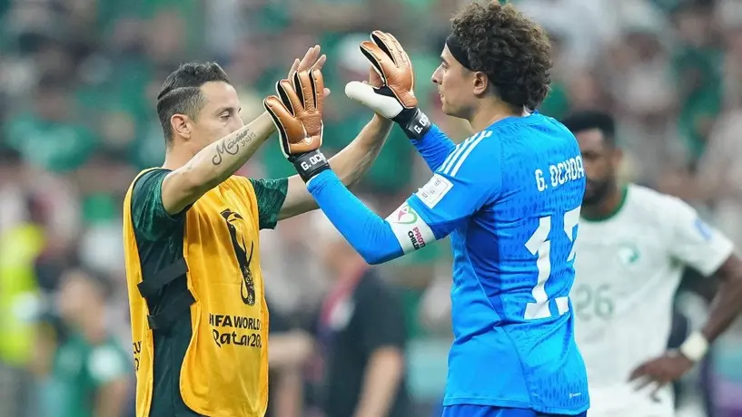 Sergio Canales y Memo Ochoa convencieron a Guardado a salir del retiro