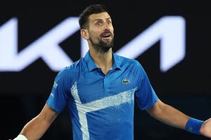 Novak Djokovic vence a Carlos Alcaraz y avanza a semifinales en el Australian Open