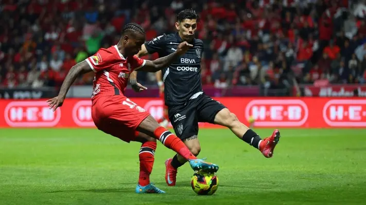 Toluca y Rayados empatan a un gol en la cancha del Nemesio Diez