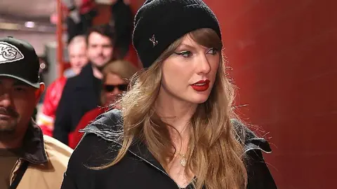 Taylor Swift y el costoso outfit para apoyar a Travis Kelce en el partido contra los Bills