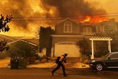 ¿Por qué se intensificaron los incendios en California en pleno invierno? Esto sabemos