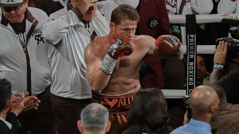 Canelo Álvarez en negociaciones para pelea con William Scull en mayo