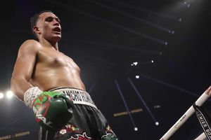 Benavidez y el mensaje a Morrell: “Estoy muy emocionado por entrar y romperle la cara”