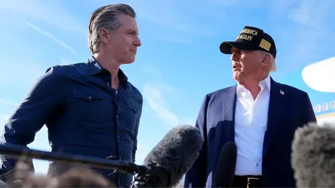 Donald Trump llega a Los Ángeles para supervisar los daños de los incendios forestales