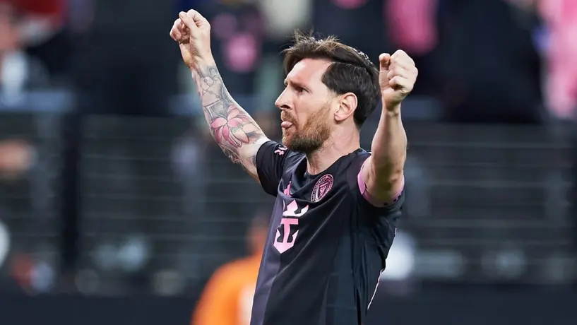 Messi se engancha con afición del América y le festeja el gol a la grada