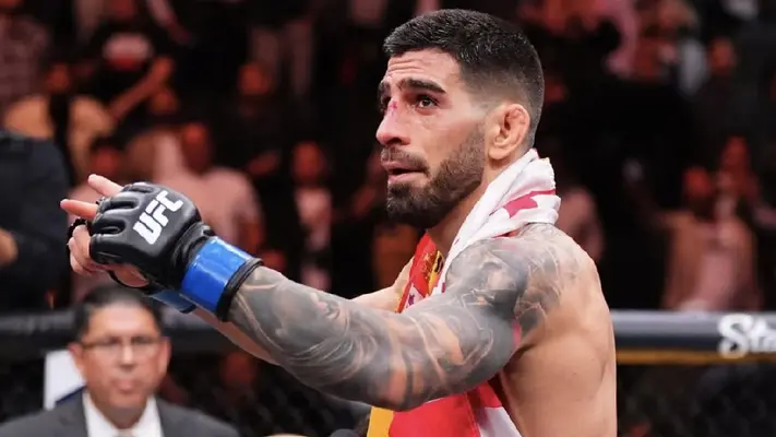 Ilia Topuria celebró con un pastel de cumpleaños el primer aniversario de su victoria en UFC 298