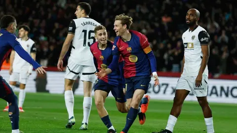 Barcelona golea a Valencia y acorta distancias con Atlético de Madrid en LaLiga