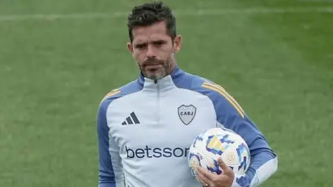 Aficionados de Boca Juniors estallan contra Fernando Gago y piden su renuncia