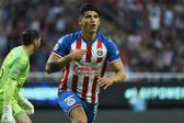 ¡Oficial! Alan Pulido regresa a Chivas