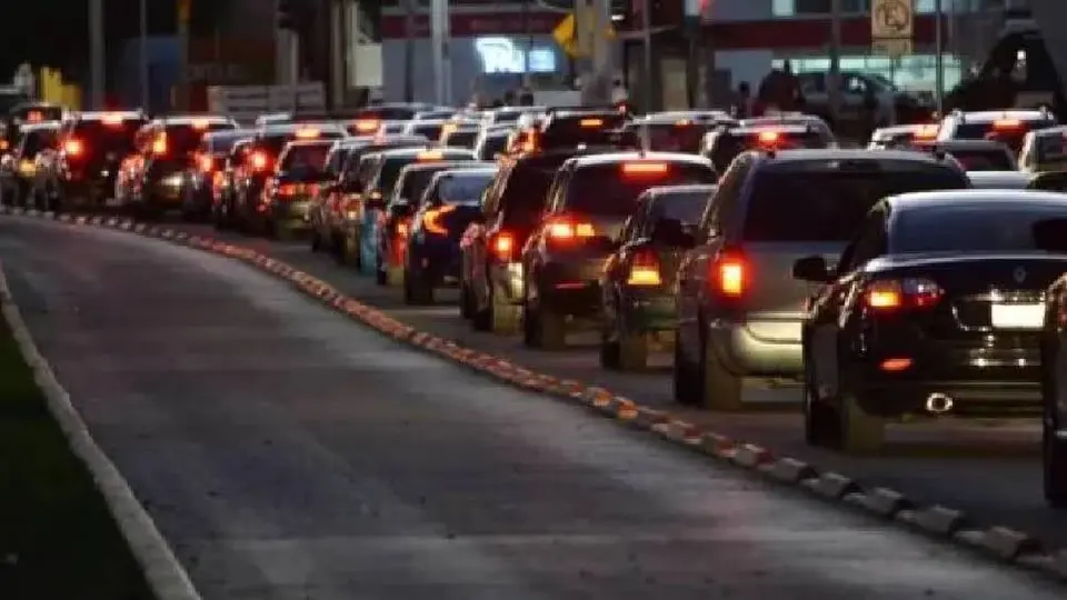 Hoy No Circula: ¿Qué autos NO circulan el viernes 24 de enero de 2025 en CDMX y EDOMEX?
