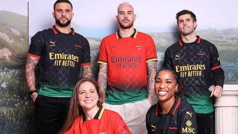 AC Milan de Santiago Giménez presentó un jersey edición especial