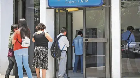 Estos bancos sí abrirán el 3 de febrero aunque sea puente en México