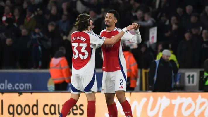 Arsenal sufre pero logra victoria de visita ante Wolves