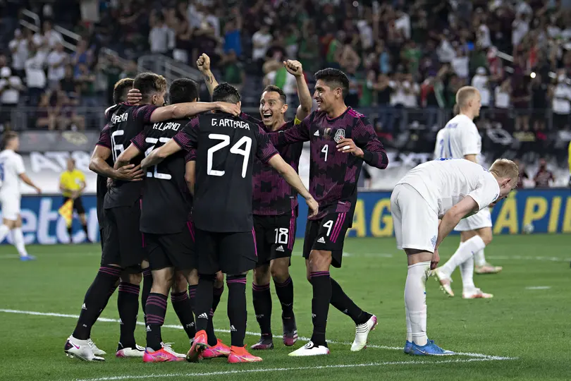 Jugadores de la Selección de México en festejo de gol en el amistoso ante Islandia en 2021 | IMAGO 7