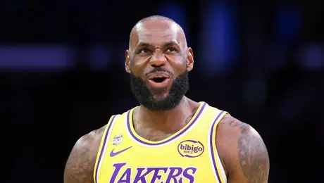 ¡Con El Rey hasta que muera! LeBron James rompe nuevo récord en la NBA