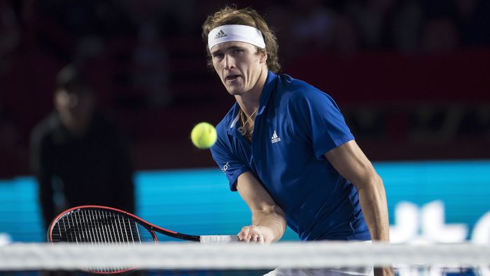 Alexander Zverev durante el partido de exhibición contra Roger Federer en 2019 | MEXSPORT