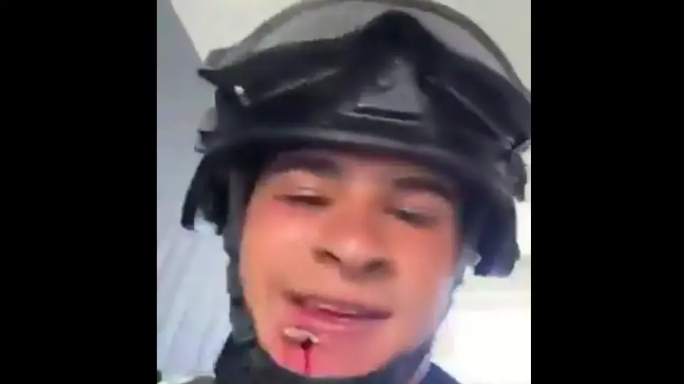 Militares y elementos de la Guardia Nacional resguardan una carretera tras bloqueos registrados el 22 de febrero./ Captura de pantalla
