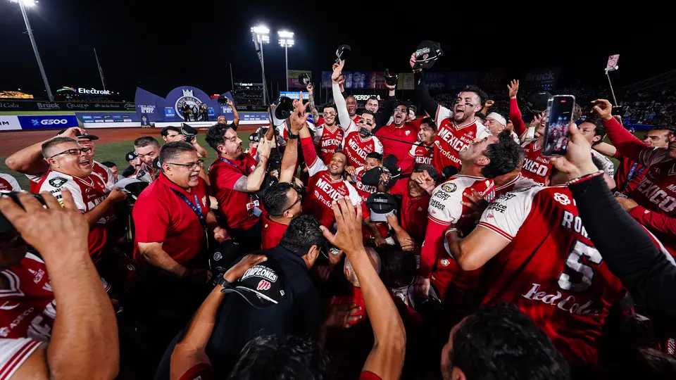 Jugadores de Diablos Rojos en celebración en la Serie del Rey 2025 | IMAGO 7