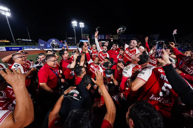 Jugadores de Diablos Rojos en celebración en la Serie del Rey 2025 | IMAGO 7