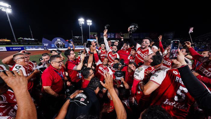Jugadores de Diablos Rojos en celebración en la Serie del Rey 2025 | IMAGO 7