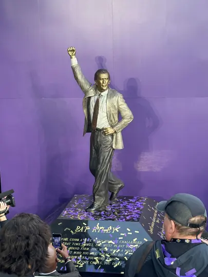 Estatua de Pat Riley l AP