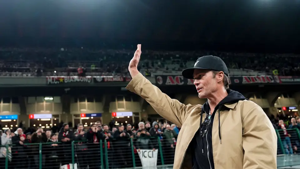 Tom Brady presente en un partido del AC Milan | AP