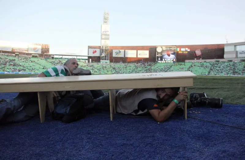 Gente en la cancha del TSM Corona en 2011 | MEXSPORT