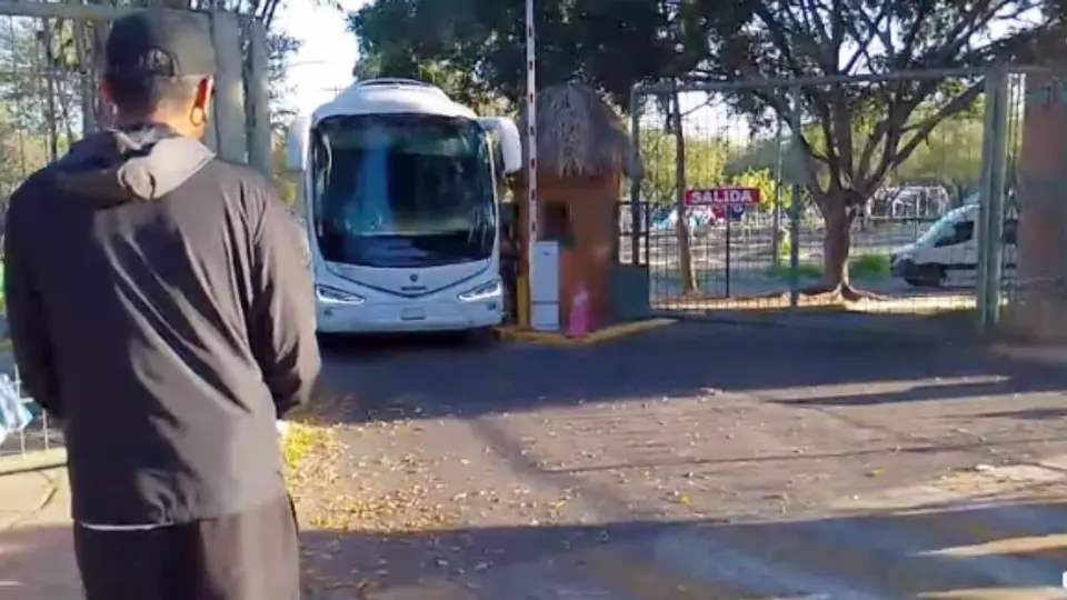 Cientos de turistas quedan atrapados en el Zoológico de Guadalajara tras bloqueos y balaceras