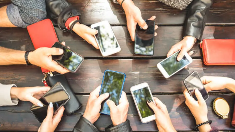 El uso de redes sociales en jóvenes está bajo revisión en varias entidades./ Pixabay