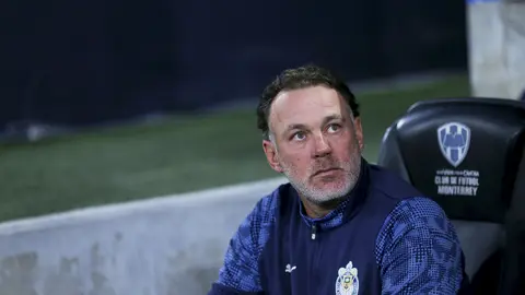 "Da felicidad ver cómo juega": Jair Pereira se rinde en elogios con las Chivas de Gabriel Milito
