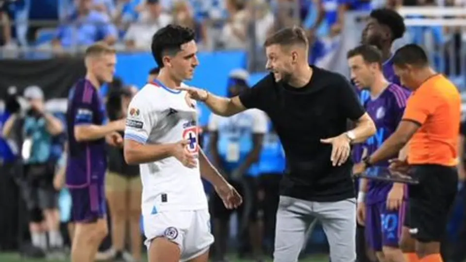 Historia de Lorenzo Farvelli mostrando su apoyo a Martín Anselmi l INSTA: @lolofaravelli