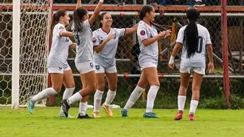 La Selección Sub17 femenil de Puerto Rico celebra l X: @Mundopelotanet