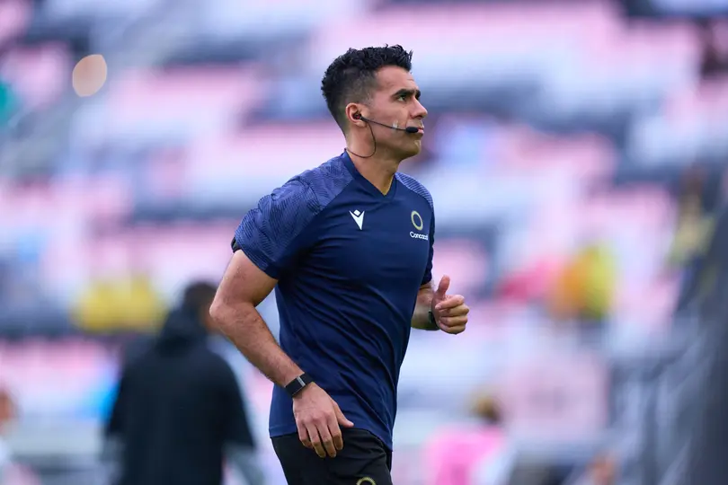 Adonai Escobedo pitando en Concacaf l MEXSPORT