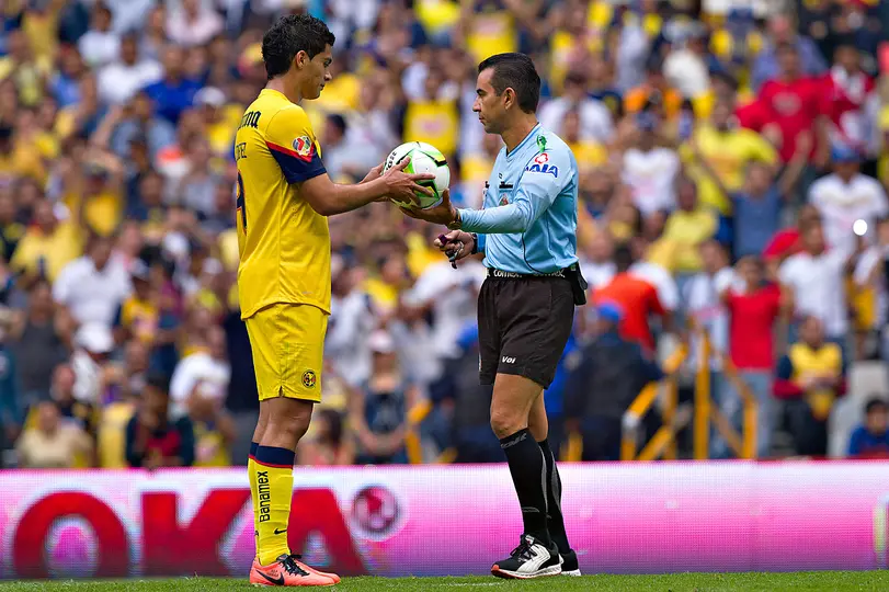 Paul Delgadillo con Raúl Jiménez | IMAGO7
